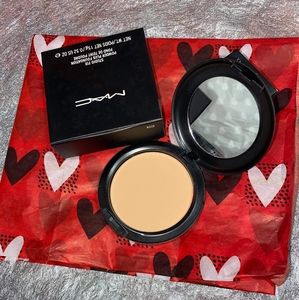 💋 New Mac NC25 Studio Fix Powder + Foundation 💋